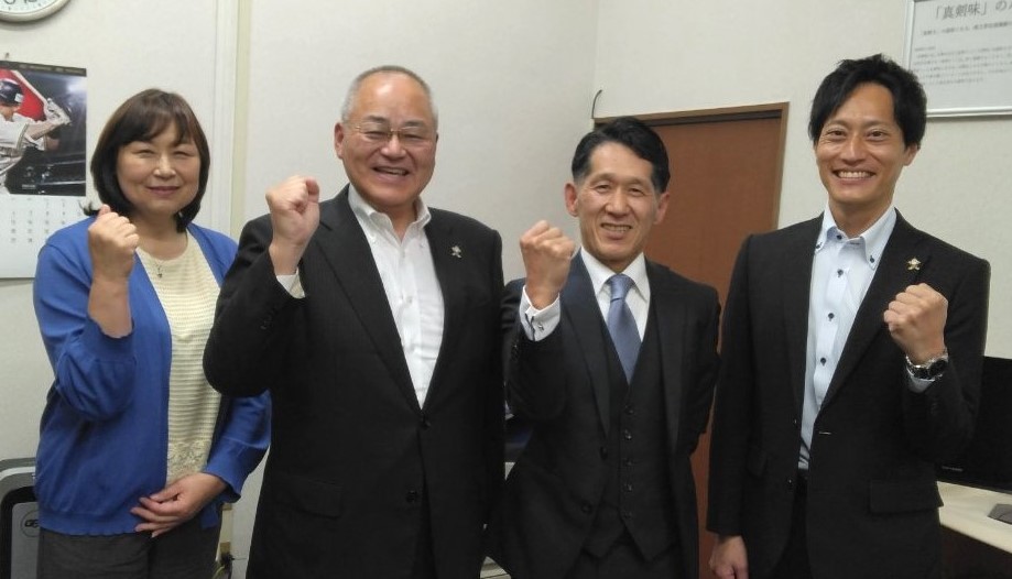 左から、中津川レクリエーション協会代表　田口さん、渡邉会長、私、松岡さんと